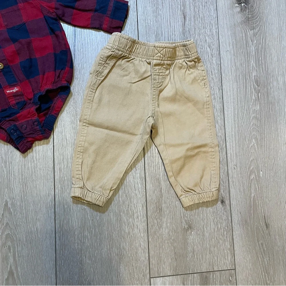 Wrangler Baby Red Blue Plaid Long Sleeve Onesie & Khaki Joggers Set 9 M Holiday‎
